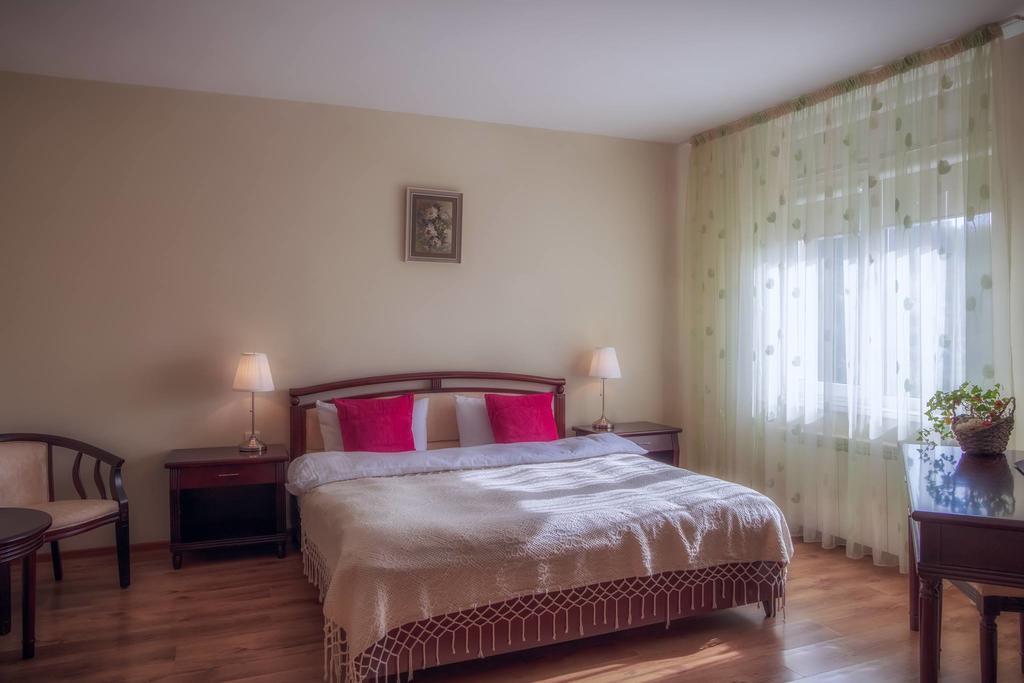 Pensiunea Boema Piatra Neamţ Buitenkant foto